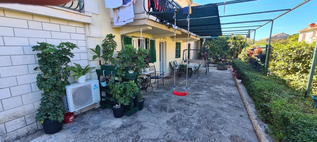 Apartmani Fani Supetar Eksteriør bilde